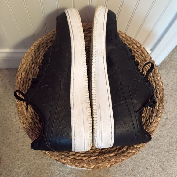 Nike Air Force 1 Low 07 LV8 Black Obsidian Ostrich Leather Sz 10.5 718152-009 - Picture 6 of 8